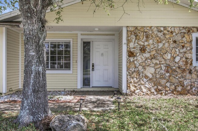 38 E Diamond Dr in Palm Coast, FL - Building Photo - Building Photo