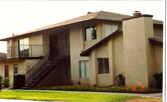 1141 Oxford Dr in Redlands, CA - Foto de edificio