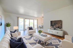 Summerwood Apartments in Santa Clara, CA - Building Photo