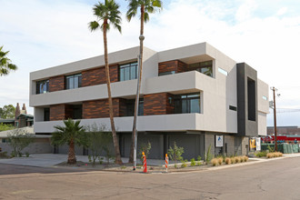 Mz Townhomes in Scottsdale, AZ - Foto de edificio - Building Photo