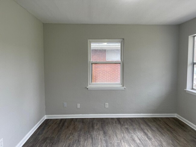 1008 Sharon Dr in Jeffersonville, IN - Building Photo - Building Photo