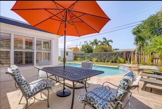 4295 Crestdale St in Palm Beach Gardens, FL - Building Photo - Building Photo