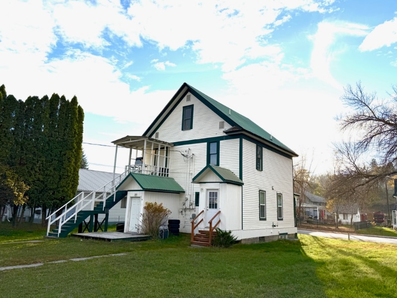 506 1st Ave W in Eureka, MT - Building Photo