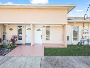 511 Club Cir in Lakeshore, FL - Foto de edificio - Building Photo