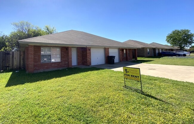 3300 Toledo Dr, Unit #A in Killeen, TX - Building Photo - Building Photo