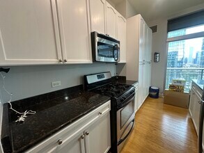 1400 S Michigan Ave, Unit 2503 in Chicago, IL - Building Photo - Building Photo
