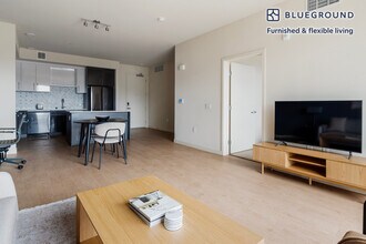 240 W MacArthur Blvd-Unit -FL3-ID1681 in Oakland, CA - Building Photo - Building Photo