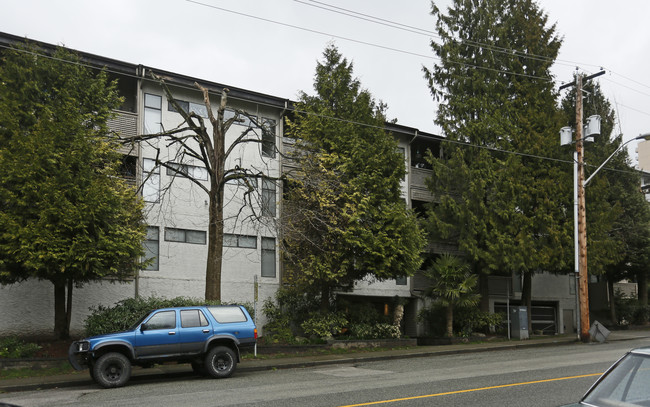 The Ridgeview in New Westminster, BC - Building Photo - Building Photo