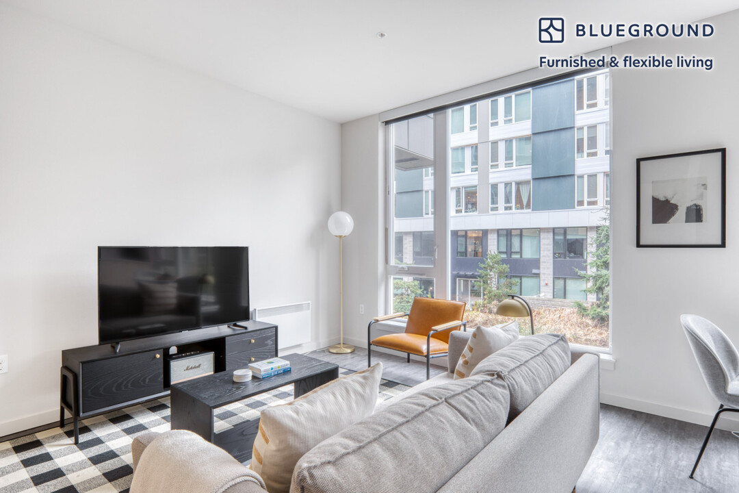 1255 Harrison St in Seattle, WA - Building Photo