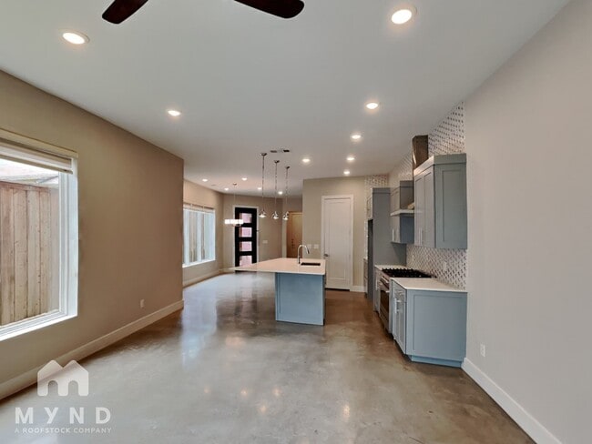 2345 Vagas St in Dallas, TX - Building Photo - Building Photo