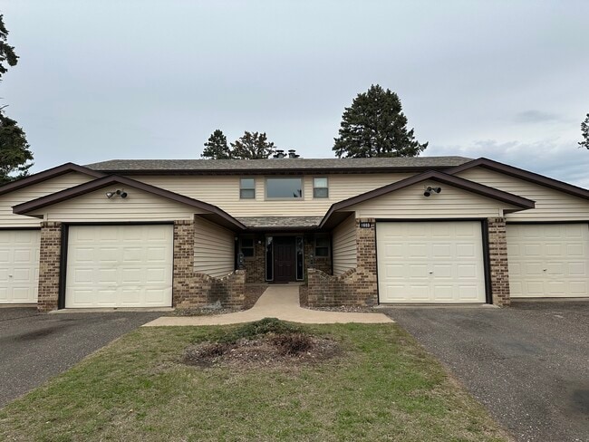 1603 Pinewood Ln, Unit 2
