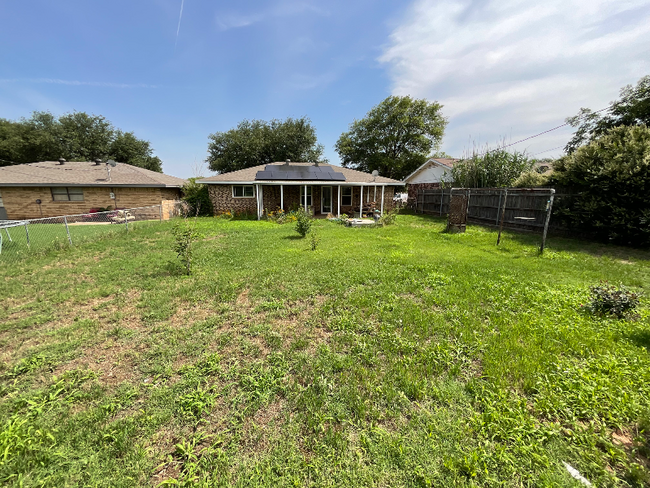 706 W Louisa Ave in Iowa Park, TX - Building Photo - Building Photo