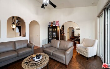 6420 Quebec Dr in Los Angeles, CA - Building Photo - Building Photo