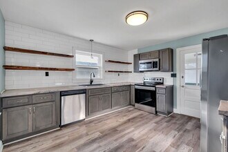 4724 Cane Run Rd in Louisville, KY - Building Photo - Building Photo