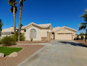 1869 Clubhouse Plaza in Bullhead City, AZ - Building Photo - Building Photo