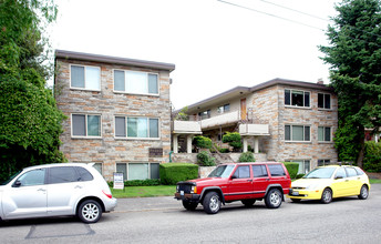 Paseo Apartments in Seattle, WA - Building Photo - Building Photo