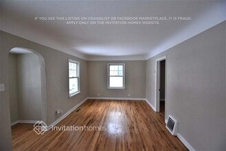 1612 St Albans St N in St. Paul, MN - Foto de edificio - Building Photo