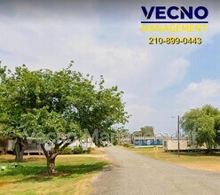 1819 Co Rd 1001 in Pearsall, TX - Building Photo - Building Photo