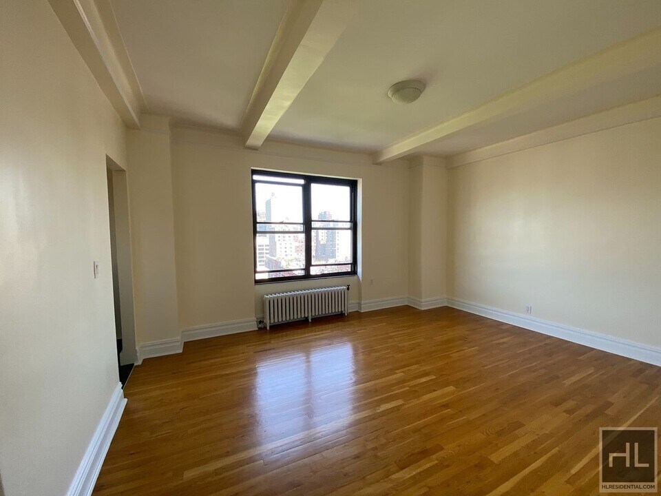 SECOND AVENUE in New York, NY - Building Photo