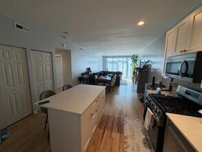 6135 N Broadway in Chicago, IL - Building Photo - Building Photo