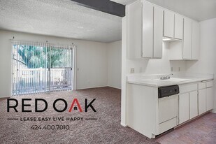 1150 S Palm Ave, Unit 406 in Hemet, CA - Building Photo