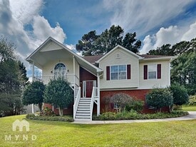 495 Princeton Dr in Dallas, GA - Building Photo