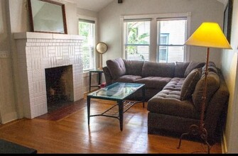 4515 Shoalwood Ave in Austin, TX - Building Photo - Building Photo