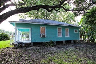 1207 Ross St in La Marque, TX - Foto de edificio - Building Photo