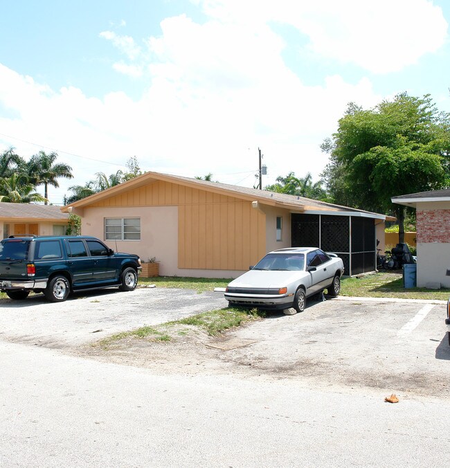 4130-4132 SW 24th St in Fort Lauderdale, FL - Building Photo - Building Photo