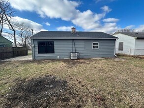 6 Delores Dr in Sauget, IL - Building Photo - Building Photo