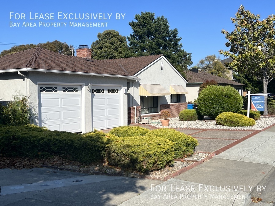 1634 Albemarle Way in Burlingame, CA - Building Photo