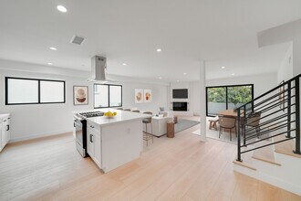 1334 9th St, Unit 5 in Santa Monica, CA - Building Photo - Building Photo