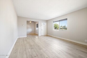 639 E Ovington St in Lancaster, CA - Building Photo - Building Photo