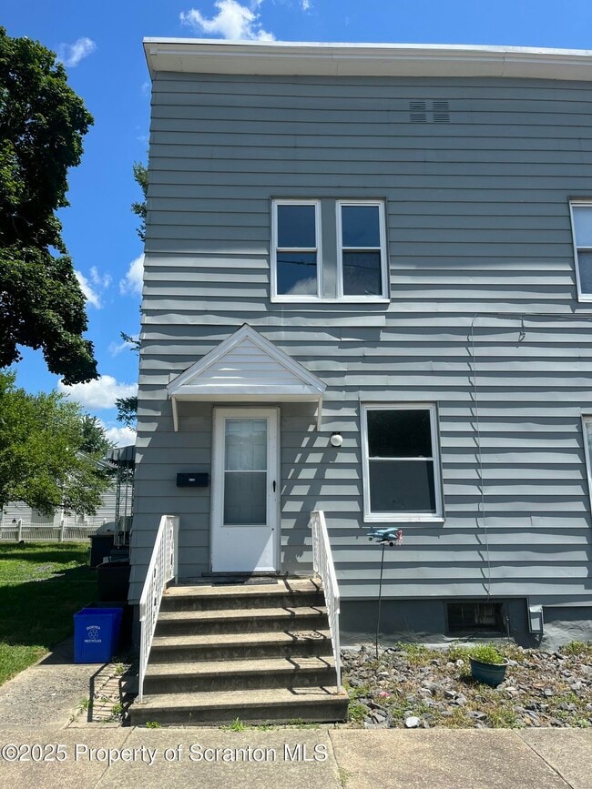401 Sussex St in Old Forge, PA - Building Photo - Building Photo