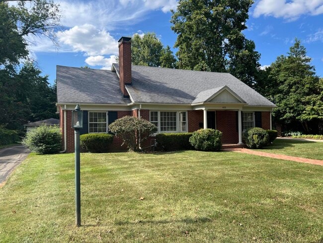 405 Holiday Rd in Lexington, KY - Building Photo - Building Photo