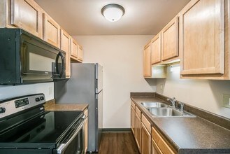 Birch Tree Apartments in Lansing, MI - Foto de edificio - Building Photo