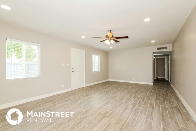 3713 W Lone Cactus Dr in Glendale, AZ - Building Photo - Building Photo