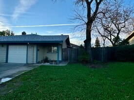 5815 Hazel Ave in Orangevale, CA - Building Photo