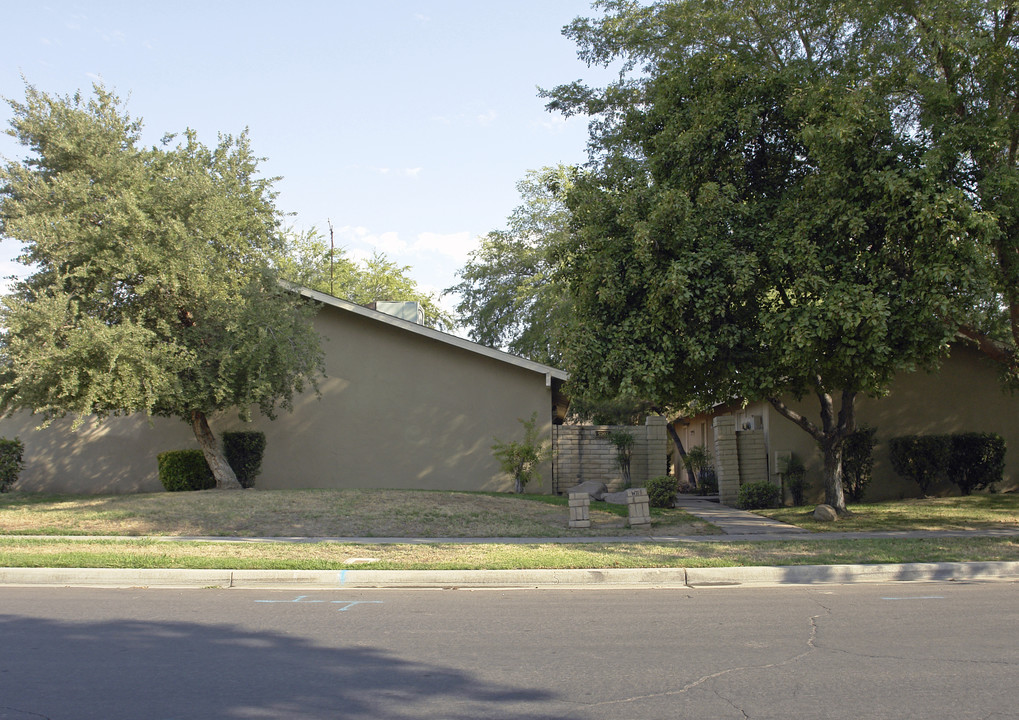5207-5217 E Liberty Ave in Fresno, CA - Building Photo