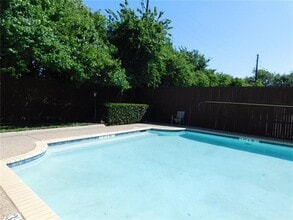 13219 Emily Rd in Dallas, TX - Building Photo - Building Photo