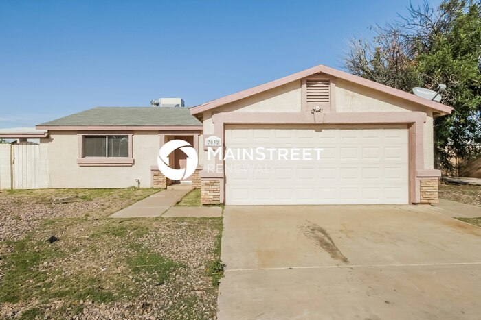 7032 W Holly St in Phoenix, AZ - Building Photo