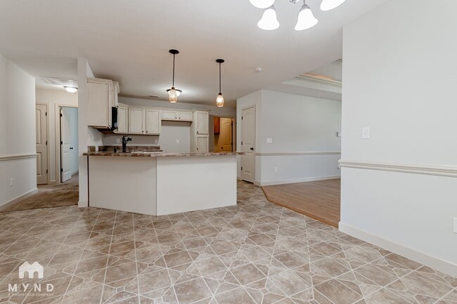 352 Robin Helton Dr in Boiling Springs, SC - Building Photo - Building Photo