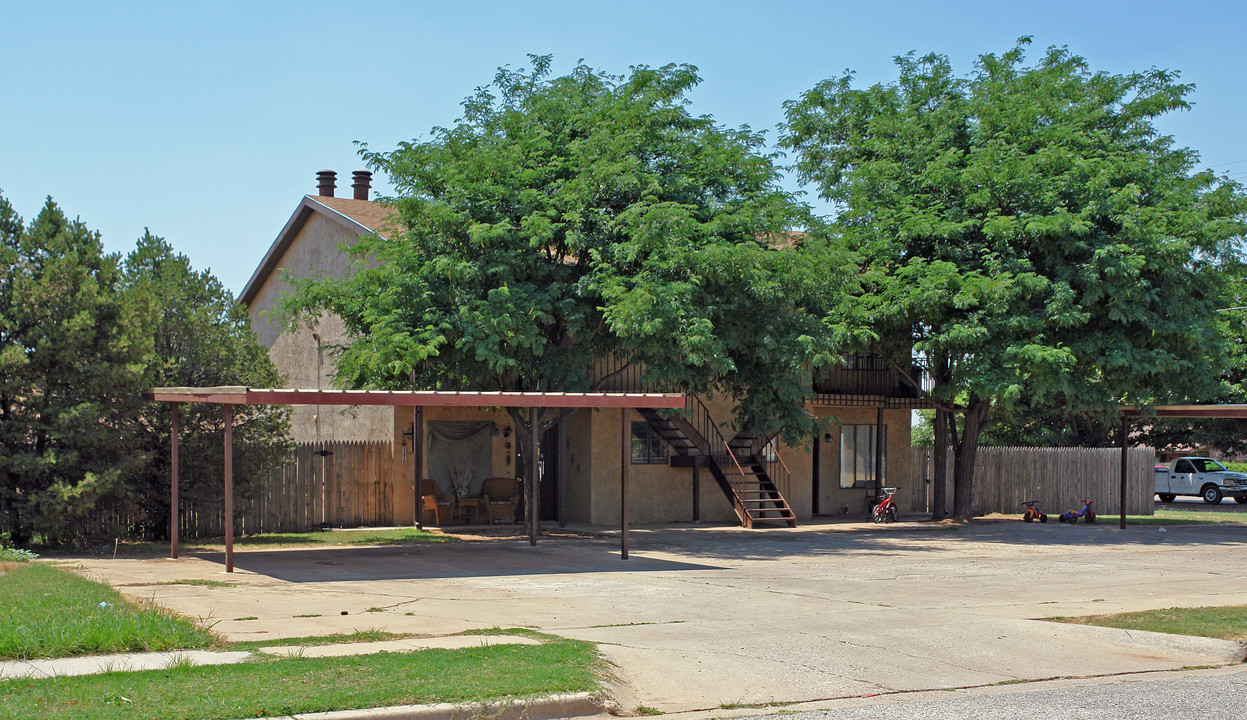 7402 Waco Ave in Lubbock, TX - Foto de edificio