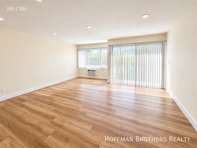 8140 Langdon Ave, Unit 34