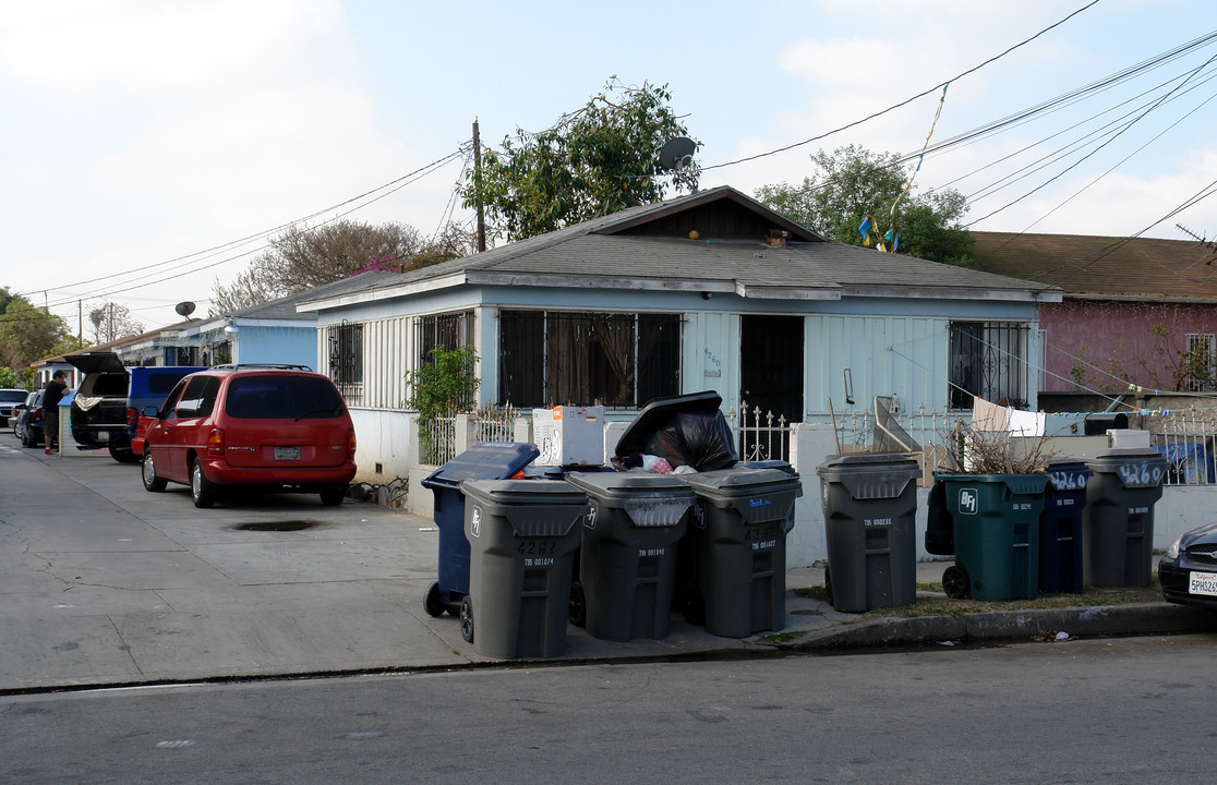 4260-4262 W 106th St in Inglewood, CA - Building Photo