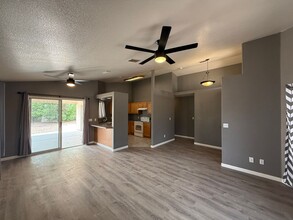2844 Lovin Ave in Kingman, AZ - Building Photo - Building Photo