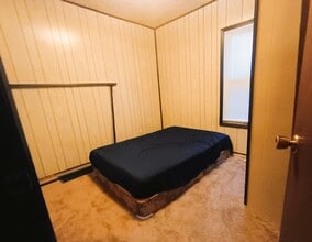 305 E 25th St in Hibbing, MN - Foto de edificio - Building Photo