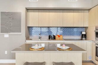 4010 S Ocean Dr in Hollywood, FL - Building Photo - Building Photo