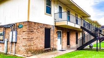 3308 Burke Rd in Pasadena, TX - Building Photo