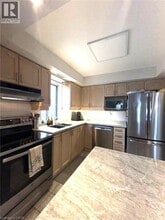 301 Frances Ave in Hamilton, ON - Building Photo - Building Photo